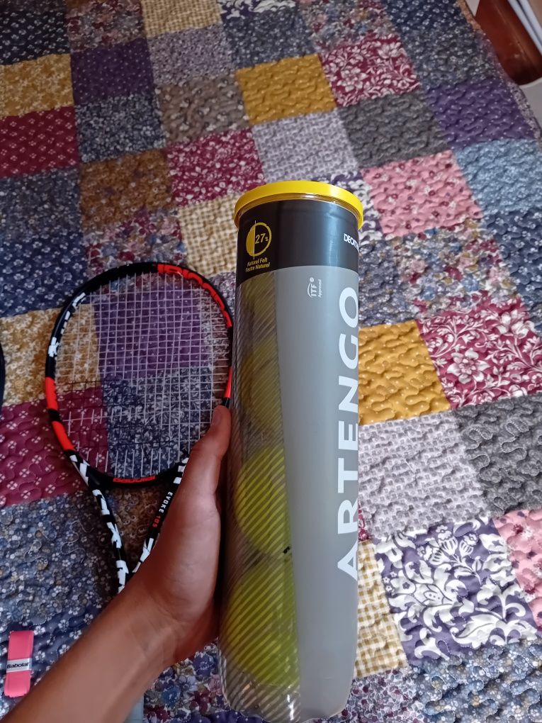 Тенис ракета с калъф+нов грип+4 тенис топки