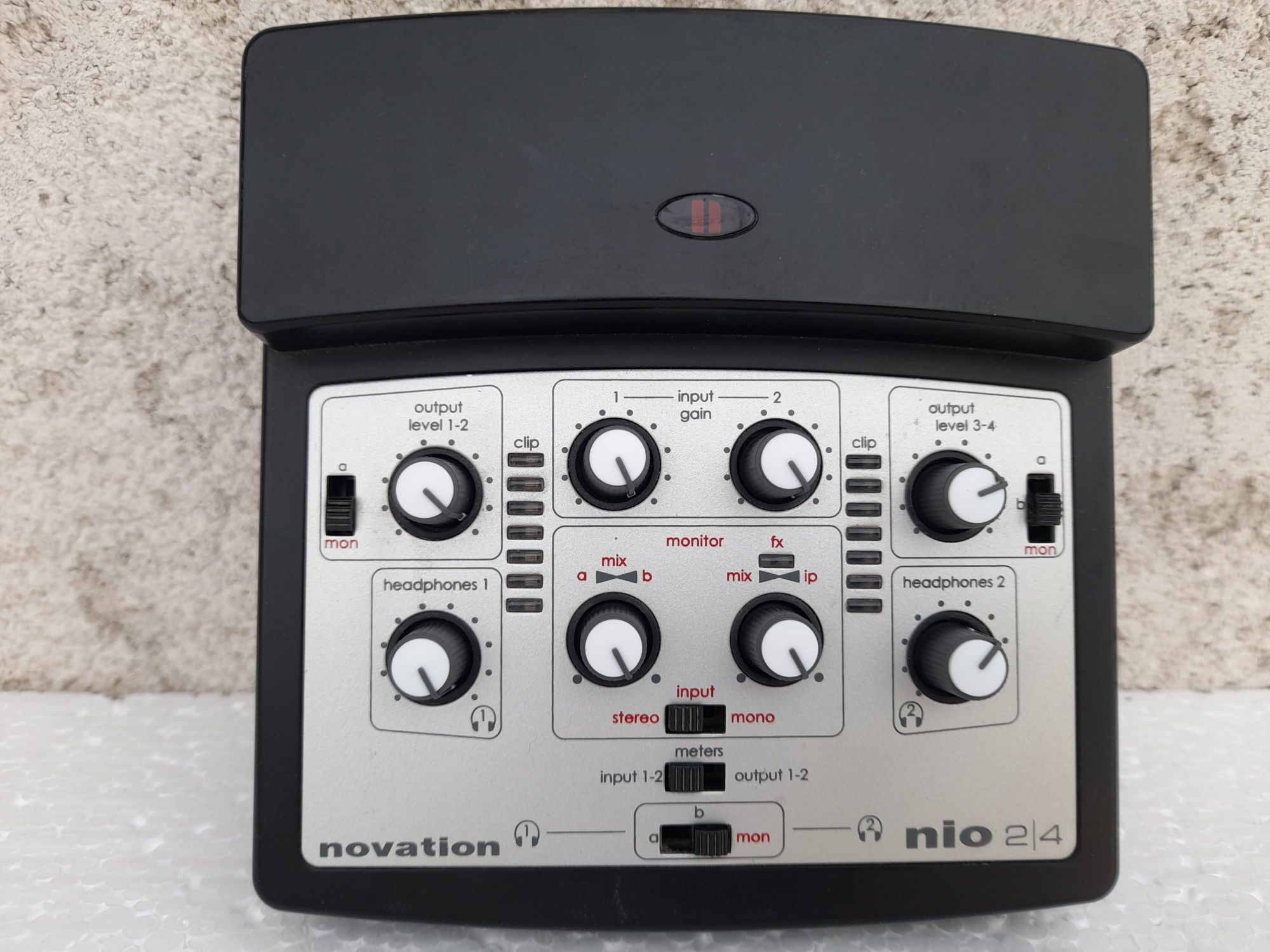 interfata audio Novation Nio 2/4