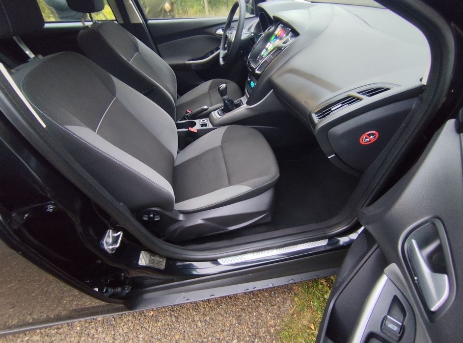 Ford Focus 1.6 benzină, 2011,clima, senzori