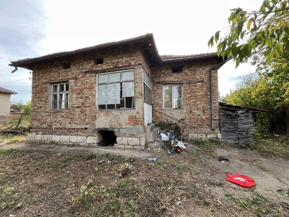 Къща в Плевен, област-с.Брест площ 80 цена 14316