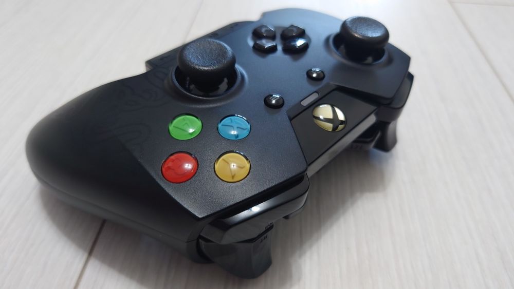 Controller Razer Wildcat pentru PC, Xbox One + Travel Case
