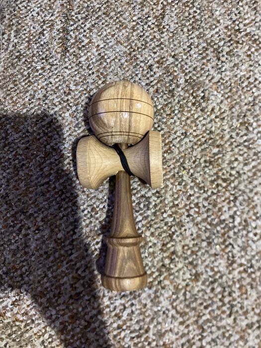 Vand kendama stare buna schimb sau bani nu am whatsapp