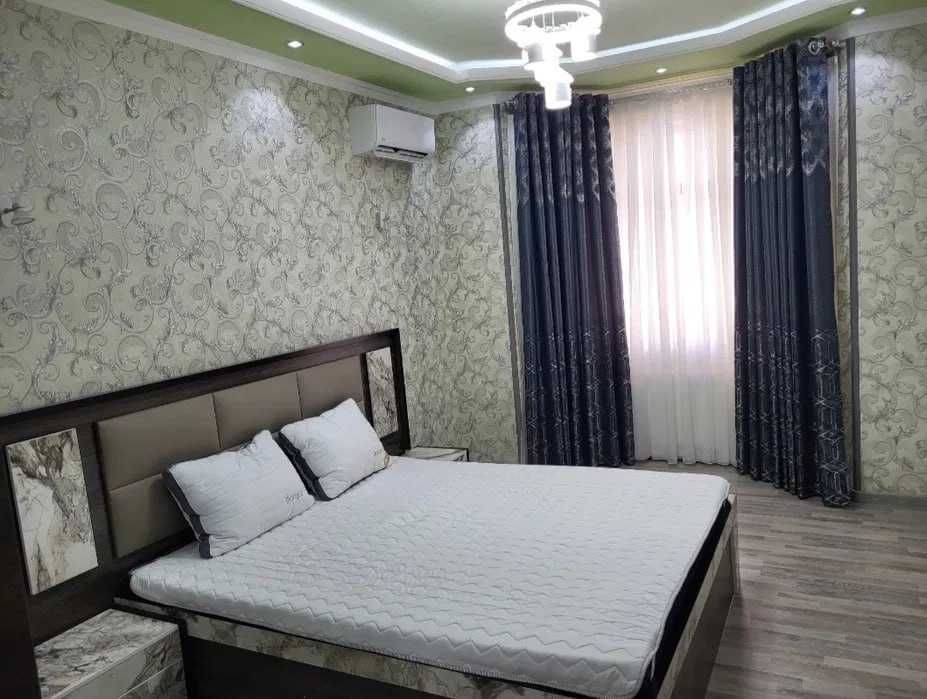 Срочно сдам кв 2-х ком 4/5 возле Самарканд Дарвоза 861*