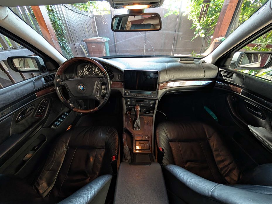 BMW 520i (170CP) steptronic (E39 facelift - motor M54B22)