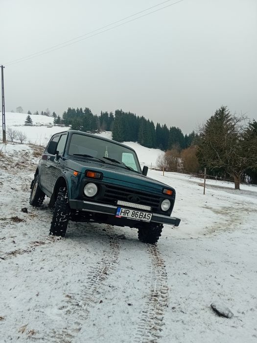 Vând Lada niva 1.7 benzină