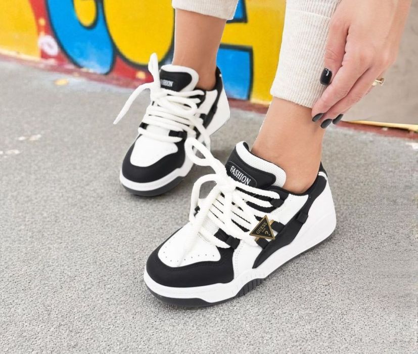 Adidași dama super pret