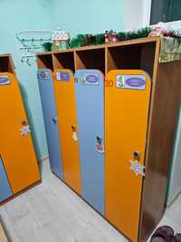 кровати и шкафчики для детского сада
