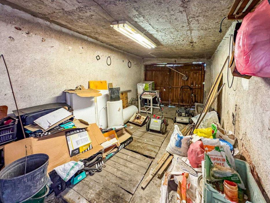 Двуетажна къща с двор в центъра на град Средец, област Бургас