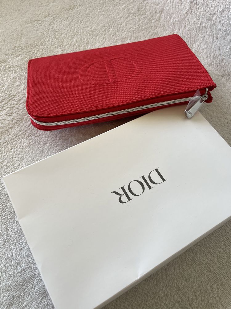 НОВ козметичен несесер клъч  pouch ДИОР DIOR