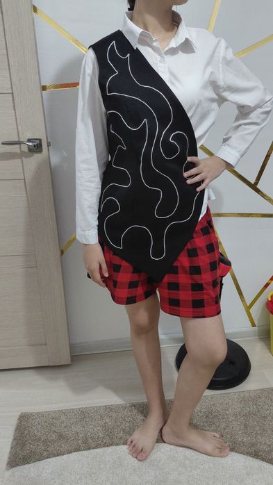 Жарты кәжекей 44р.Шимай ою салынған. Қара және малиновый түсте