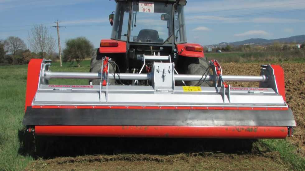 Tocator resturi vegetale PROFESIONAL pentru tractoare 140-200 cai