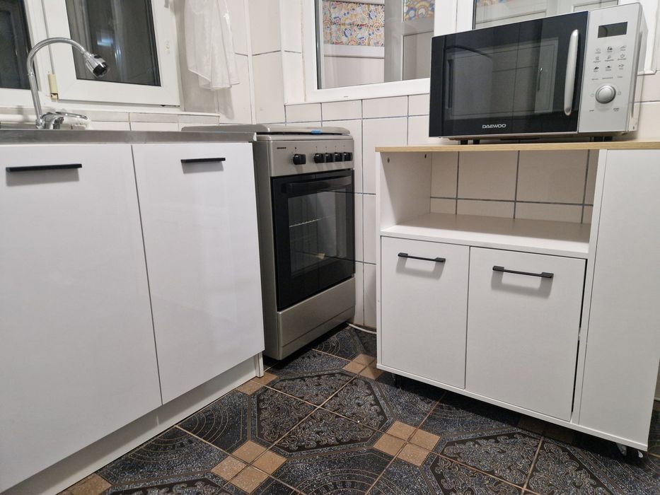 2 camere, 58 mp, DECOMANDAT, 3 min Metrou 1 Mai, vilă, parcare,.