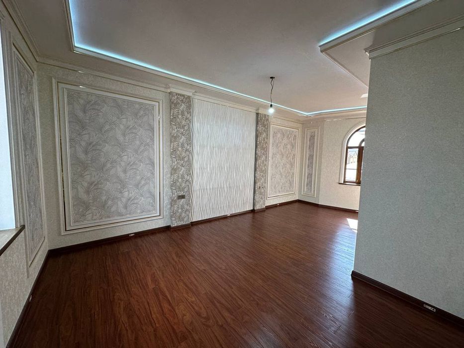 Продаётся дом. Uy sotiladi.