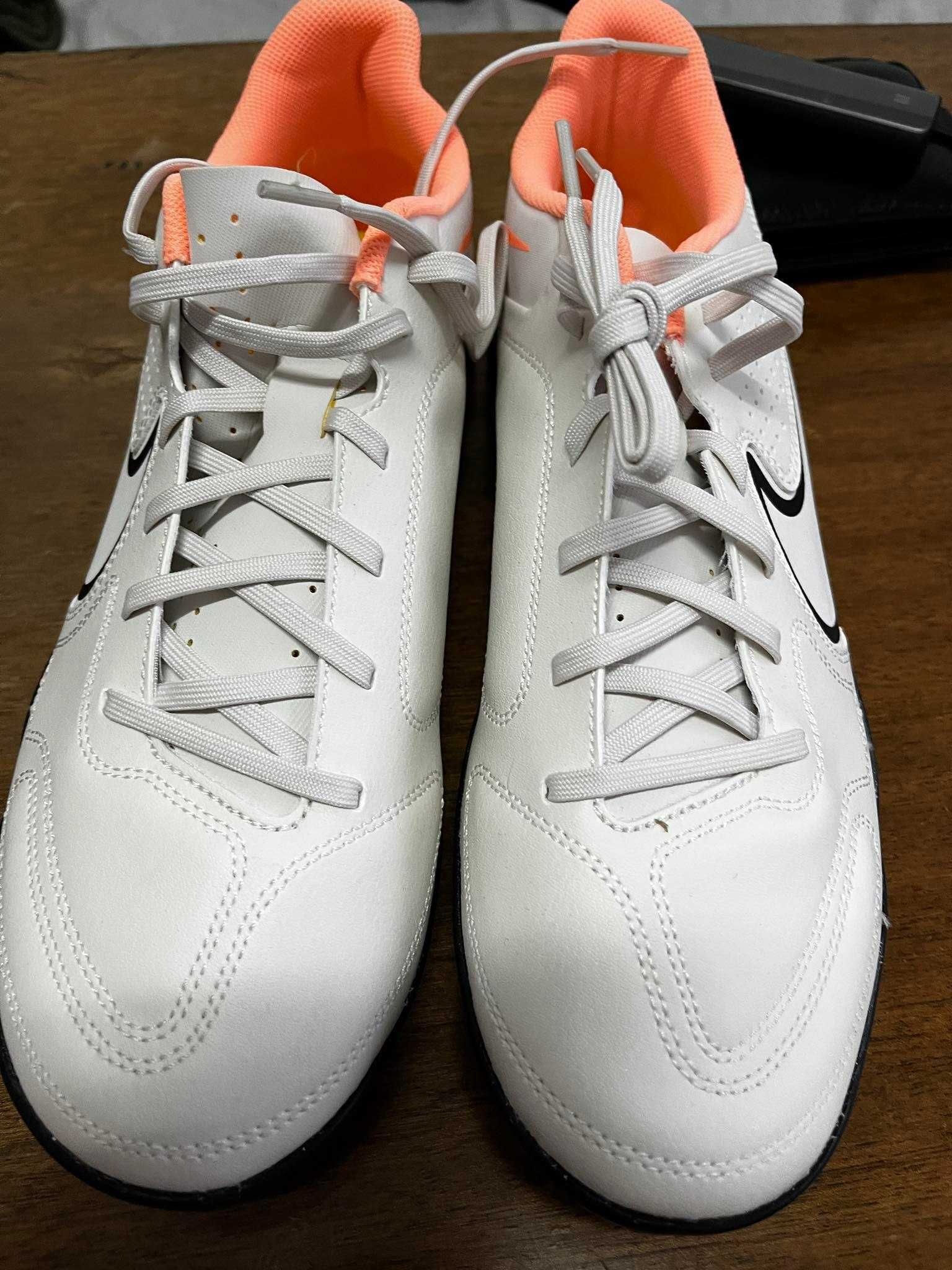Футболни обувки - Nike Legend 9 Club TF