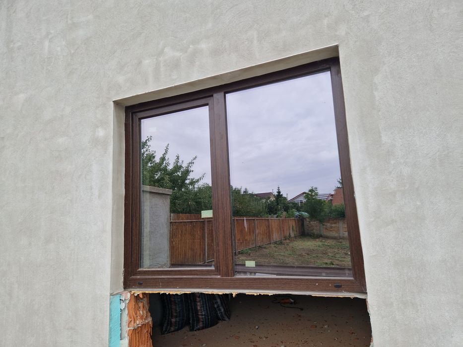 Vând fereastra veka