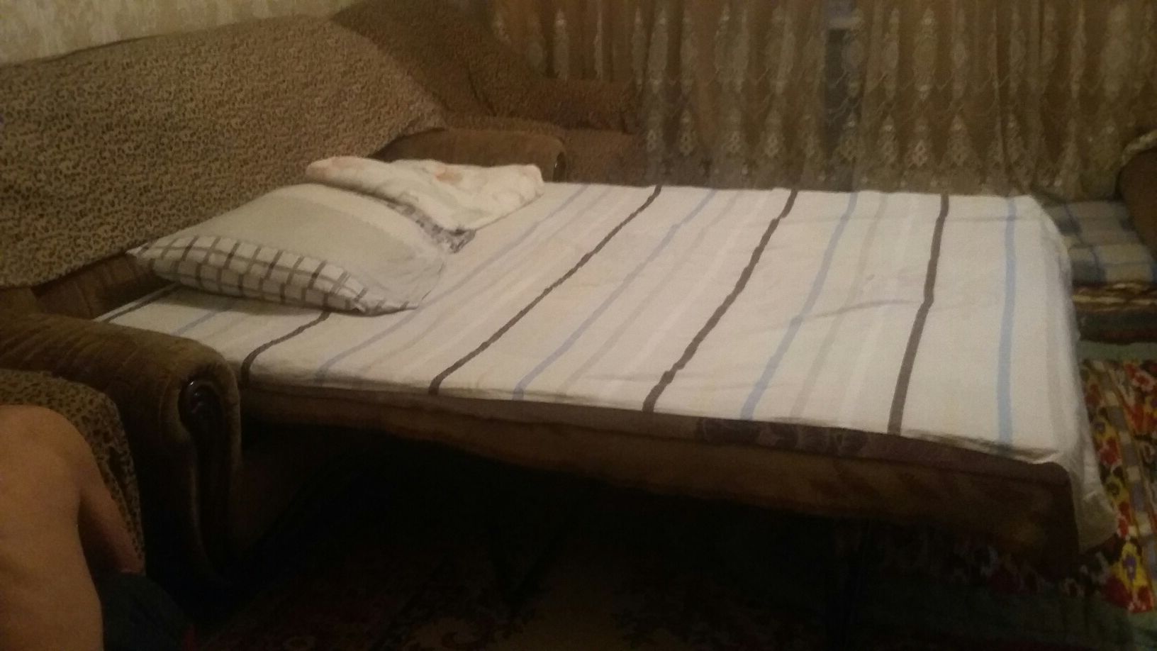 Продам диван с креслами