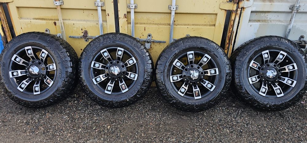 Диски R17x9J, PCD 6x139,7, ET 0, ЦО 110.1, сборе с резиной 265 65R17.