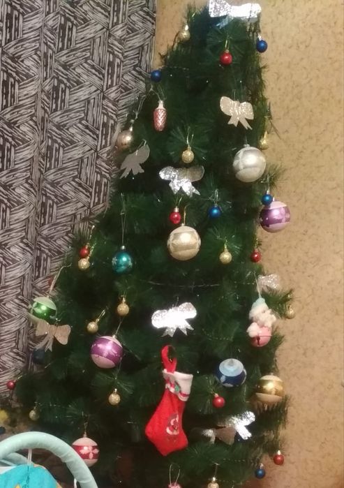 Продам искусственную ёлку.