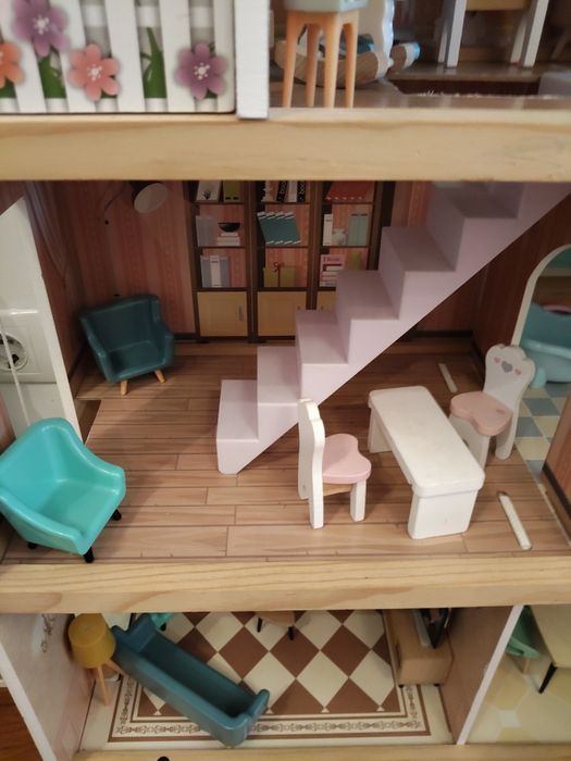 Căsuța păpuși cu accesorii