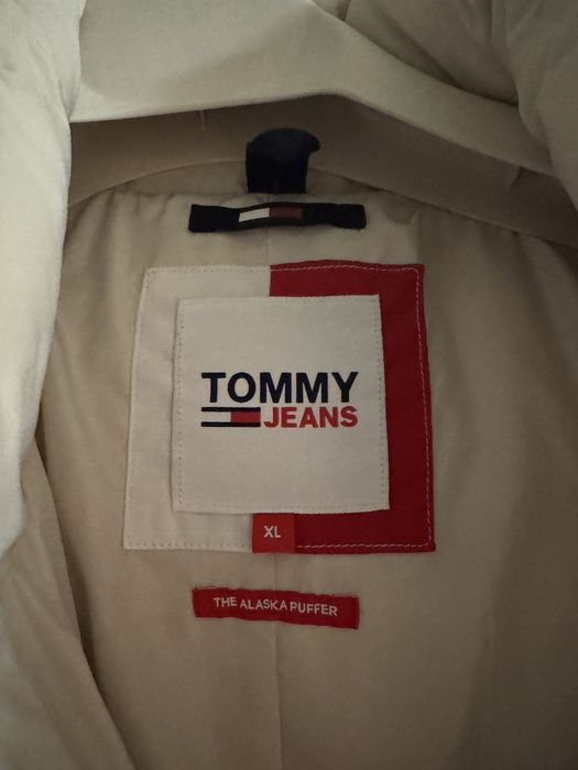 Дамско зимно яке Tommy Hilfiger – оригинално, с естествен пух