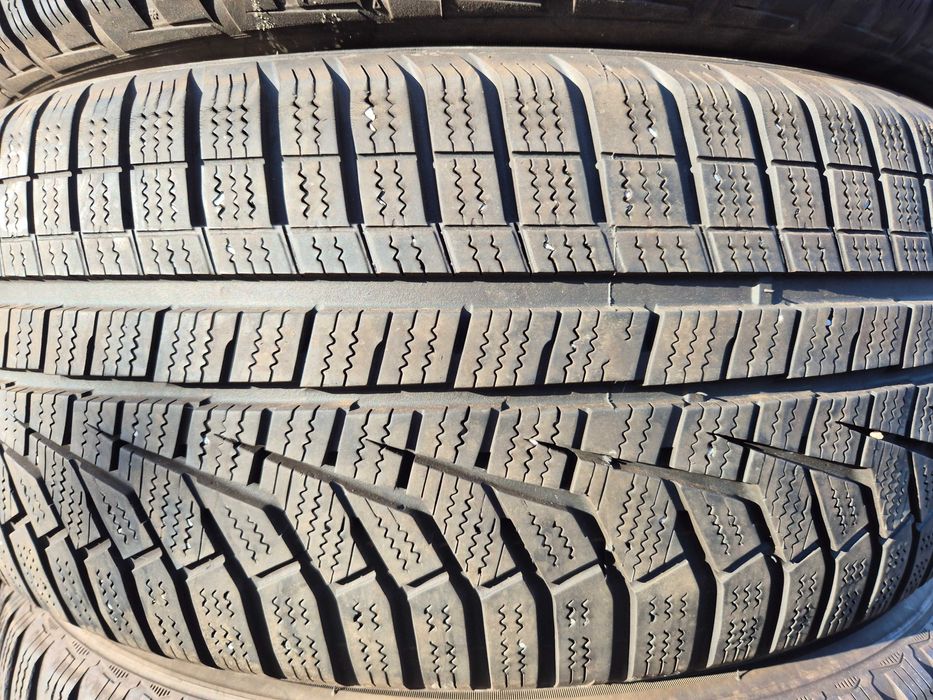 2 Anvelope de IARNA - 225/55/17 - HANKOOK - APP NOI - DOT 2021 !