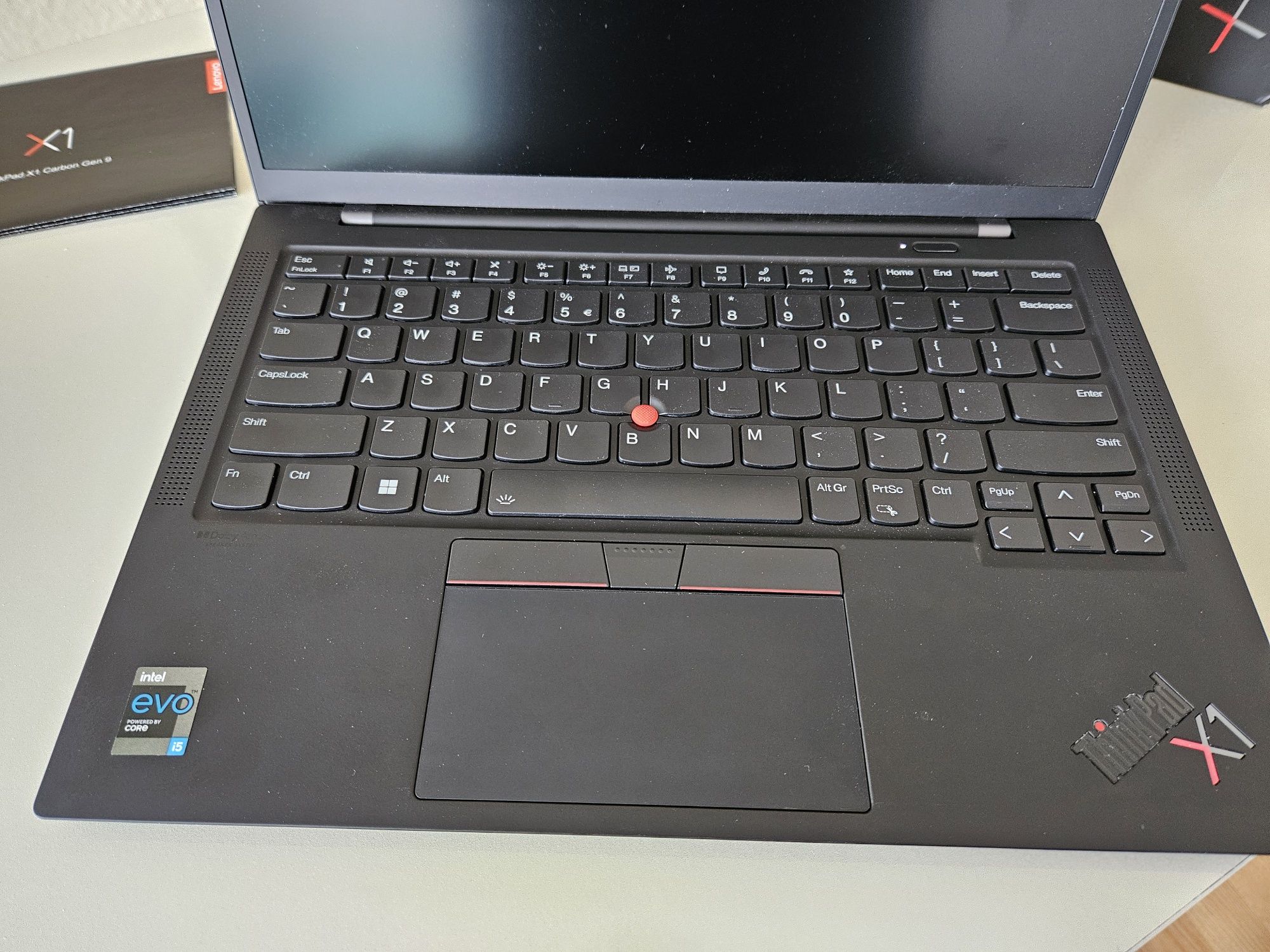 Lenovo X1 Carbon Gen9  4G-LTE/11th Gen Core i5/16Gb/512GB SSD