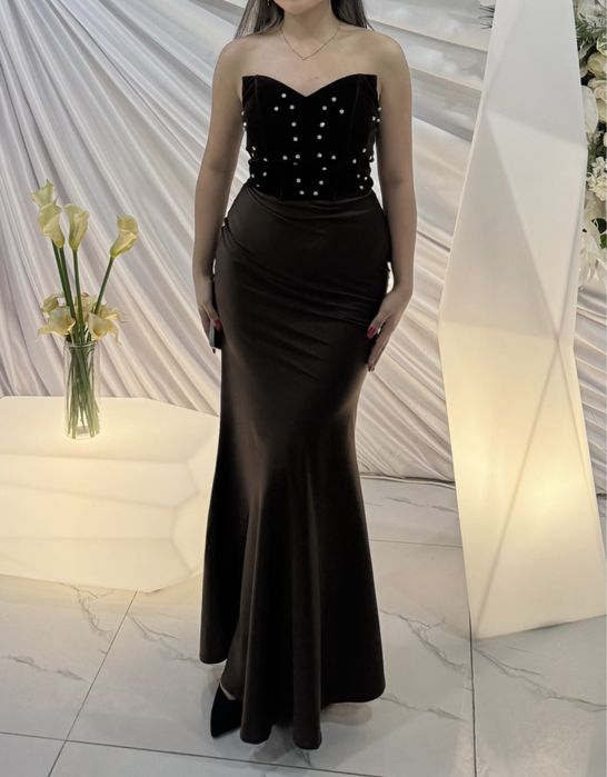 Вечерние платья 1лет киілген мойнына тағатыны бар