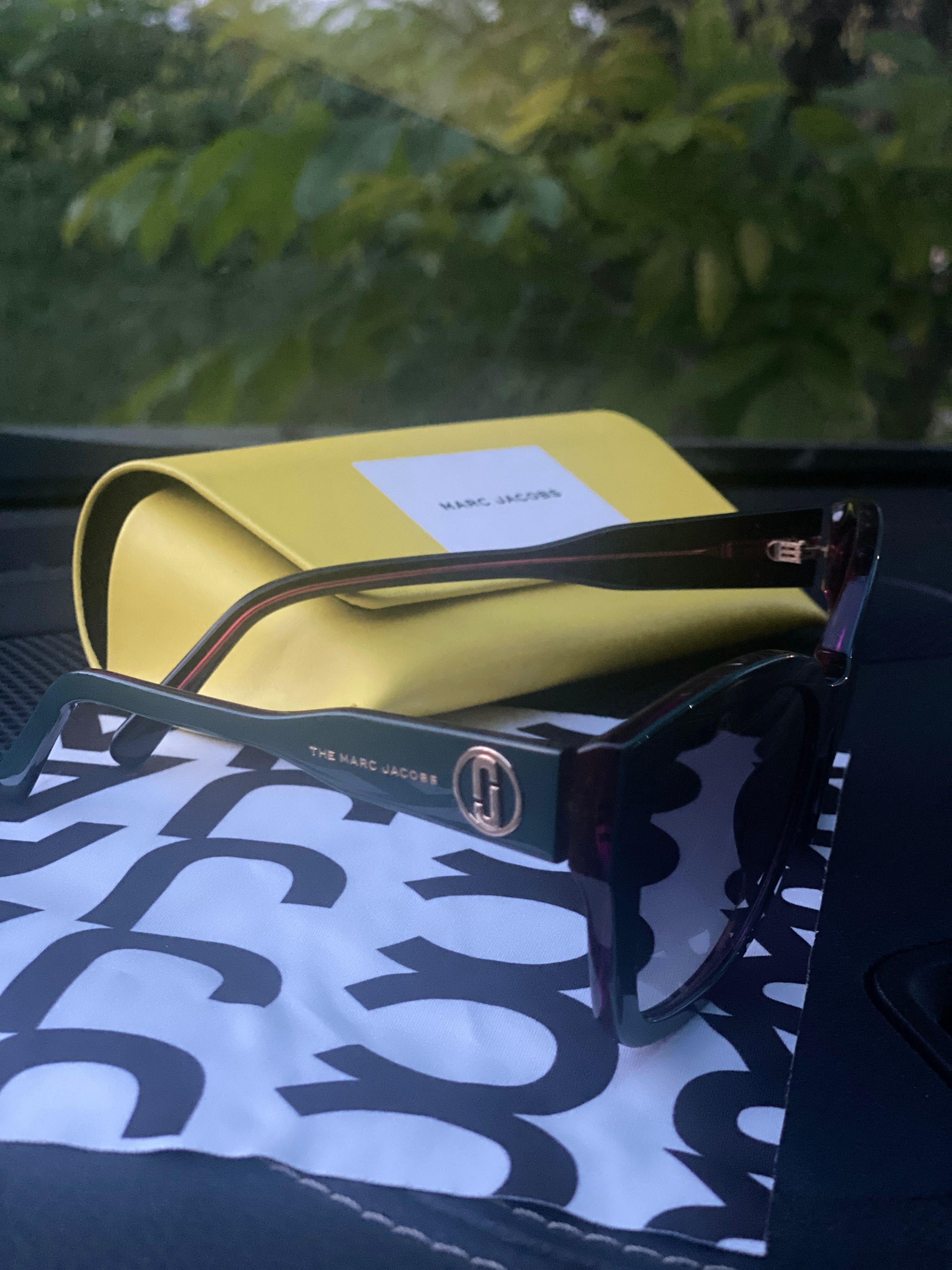 Marc jacobs sunglass .  Text Whatsapp