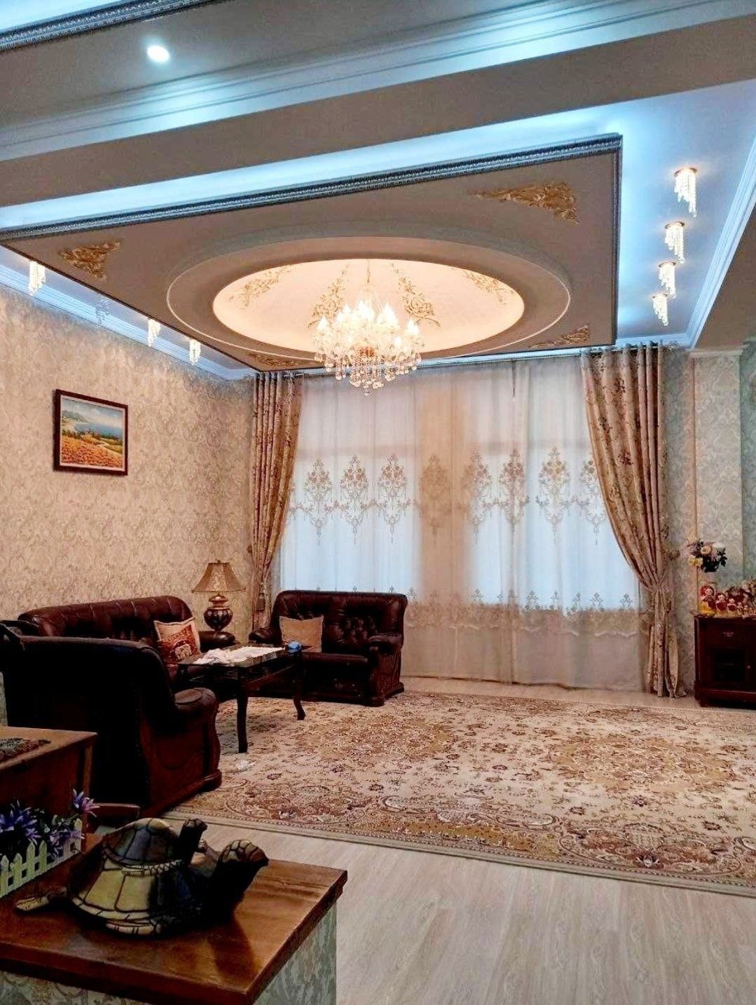 Юнусабад Регистан махалла 6 соток 10 комнат