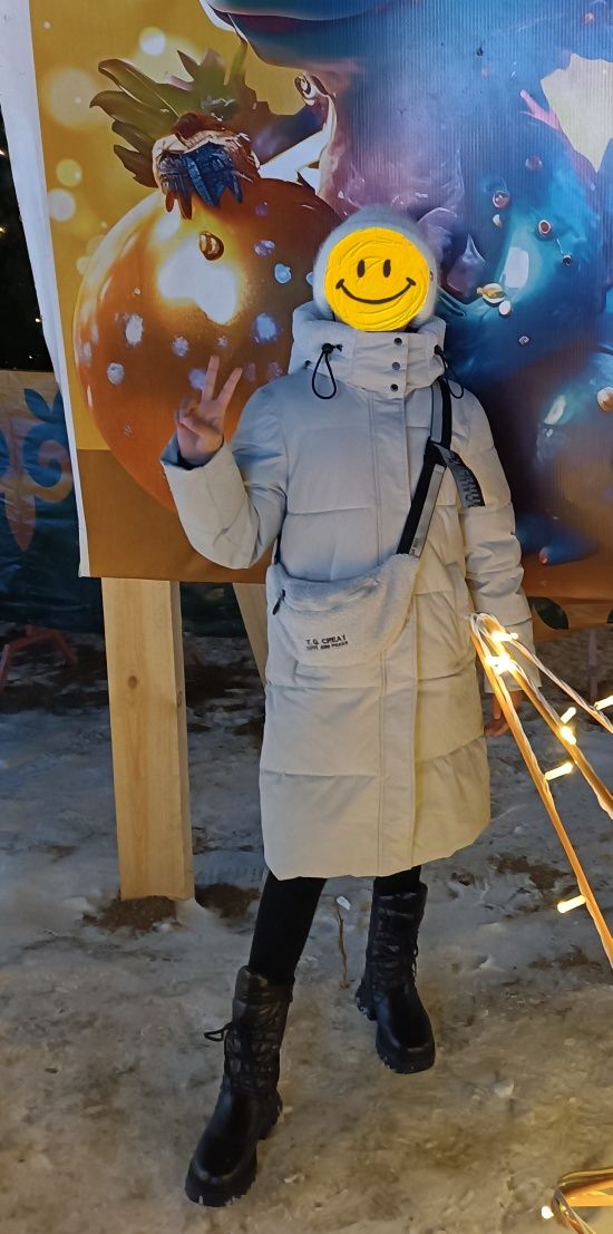 Продам зимний пуховик на девочку 10-11 лет!