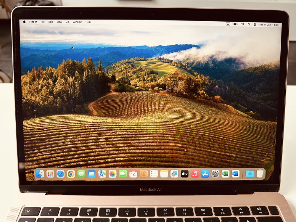Apple MacBook Air 2018 13" i5 8RAM 128GB SSD Rose Gold А1932 Като Нов