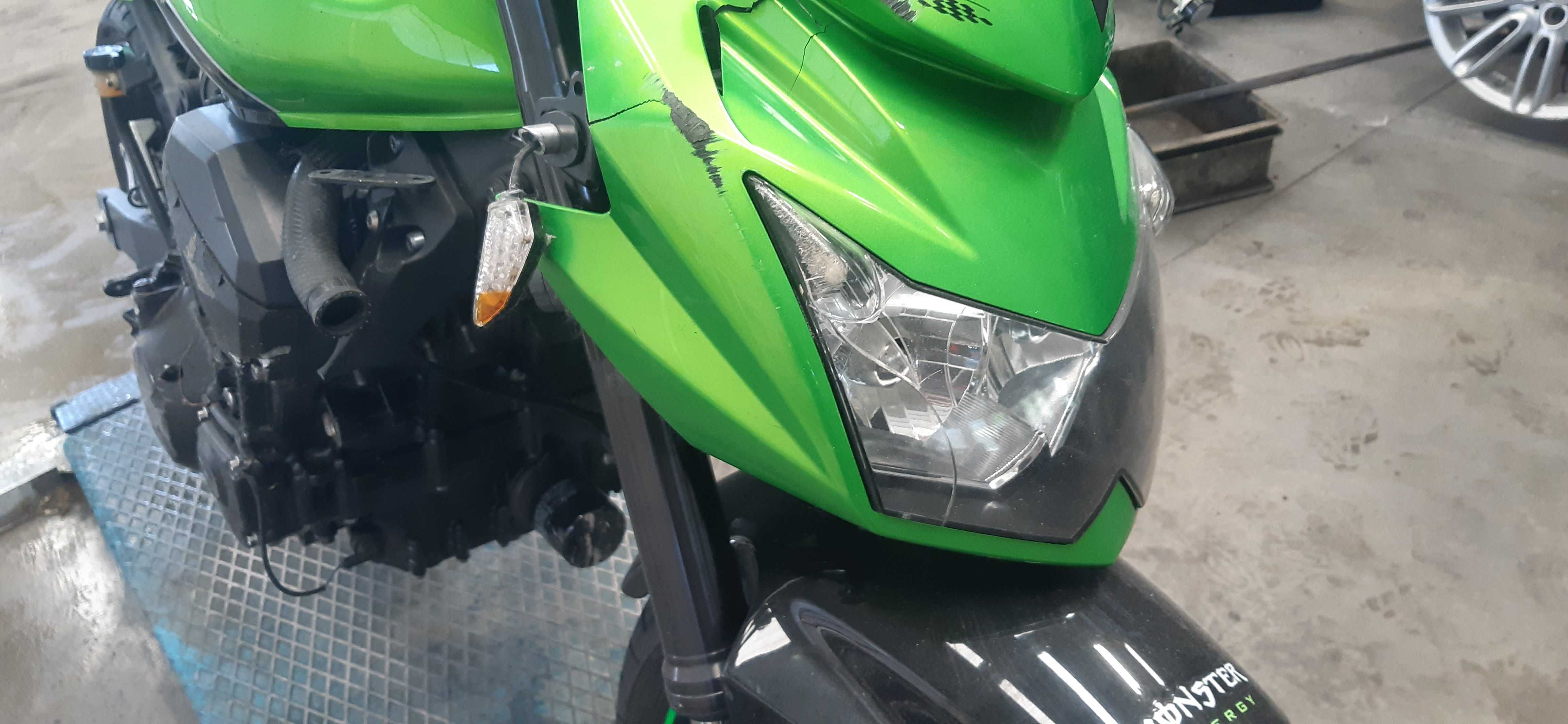 Мотоциклет кавазаки Z 750(Kawasaki Z 750)-на Части