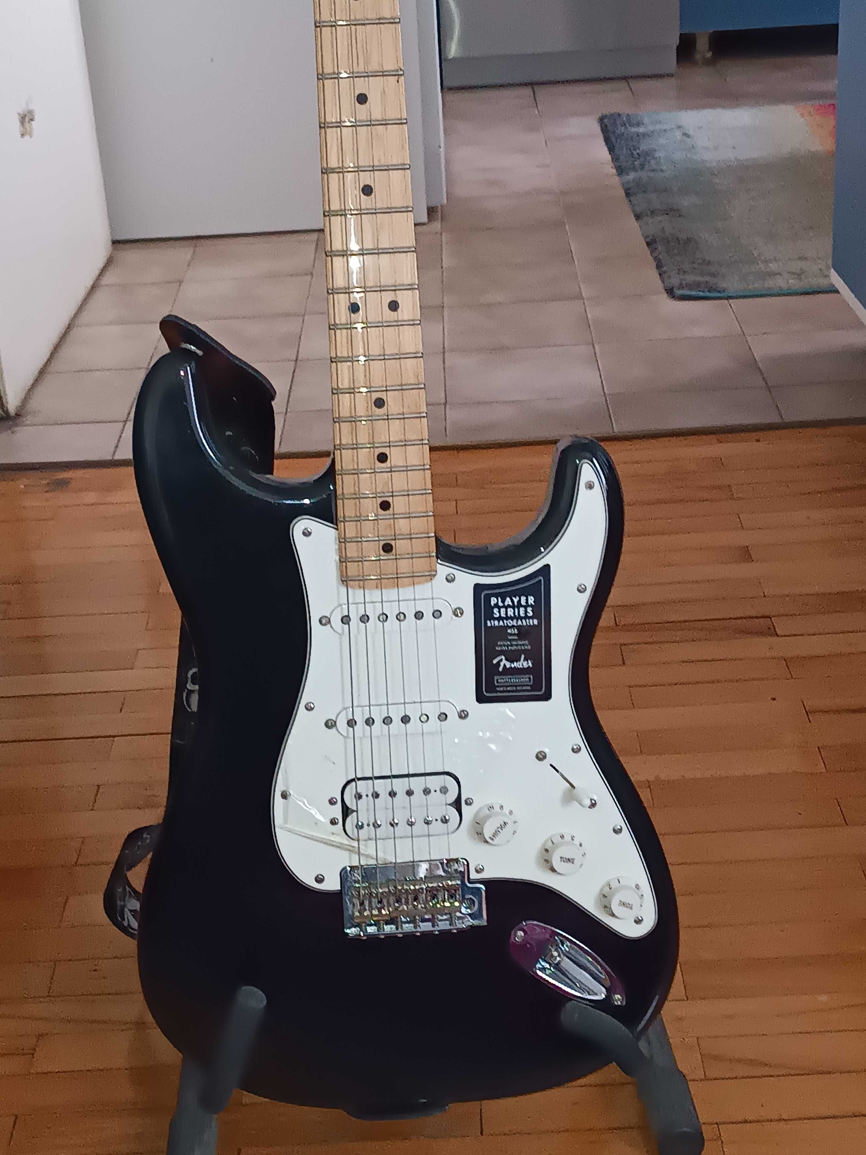 Продавам Fender Strat SSH и Ibanez Blue Reef Gradation