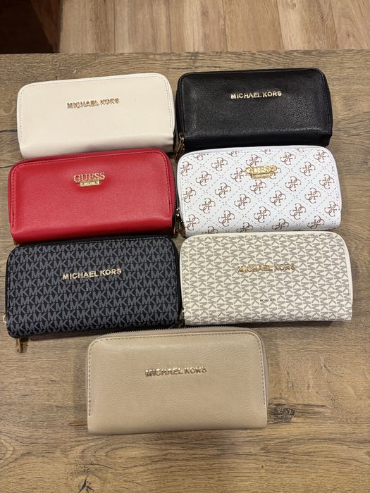 Portofele cu doua fermoare