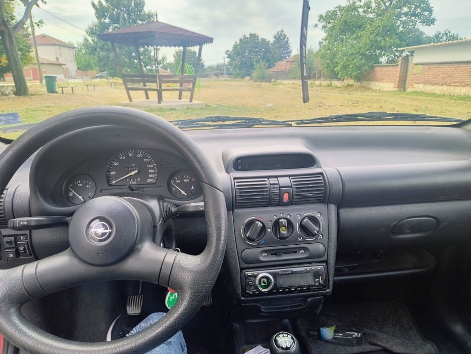 Опел Корса 1.2.бензин.г2000