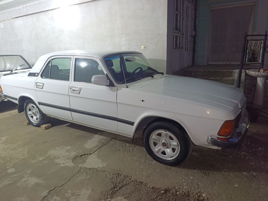 Volga 3102 rangi oq