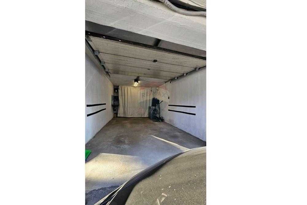 Продава се Тристаен апартамент в София, Витоша - 104 кв.м за 12 €/кв.м - Снимка #15