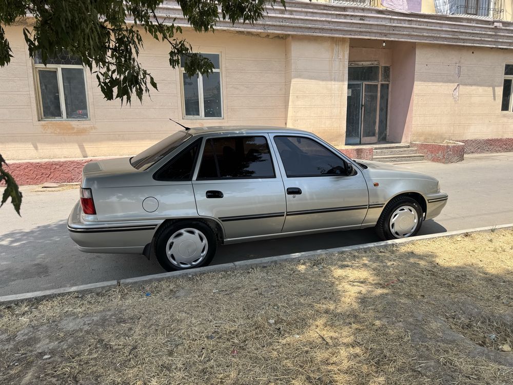 Nexia 1 Daewoo Sotiladi toza Ideal
