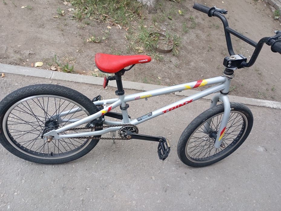 Продам  велосипеде бмх в хорошем состоянии без трещин