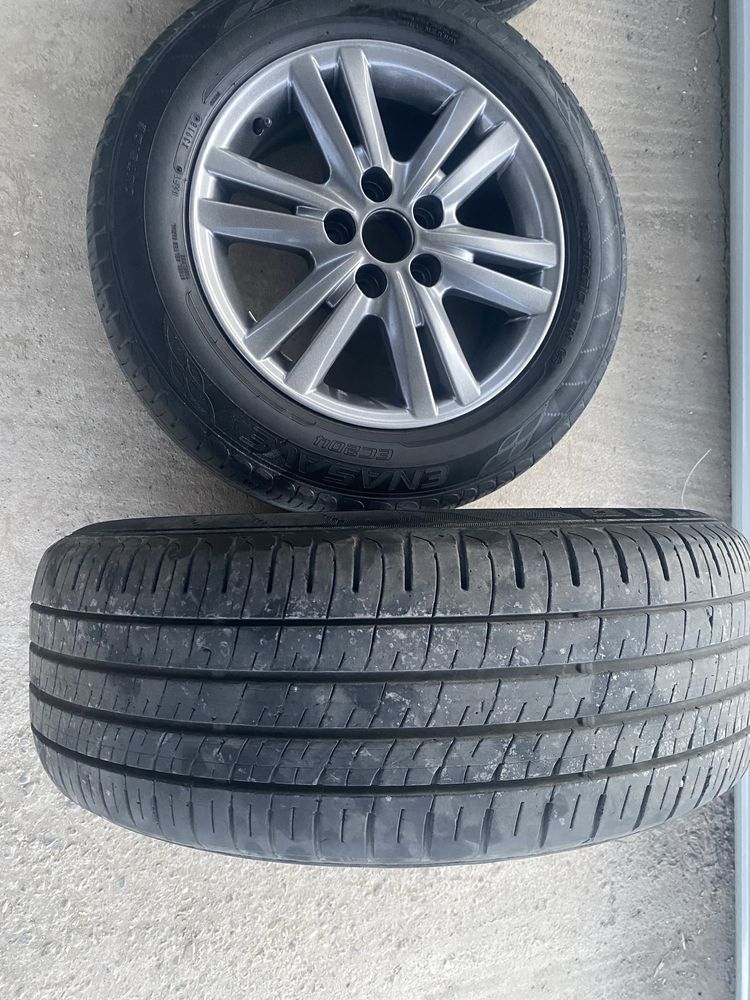 Продается диски на камри R16