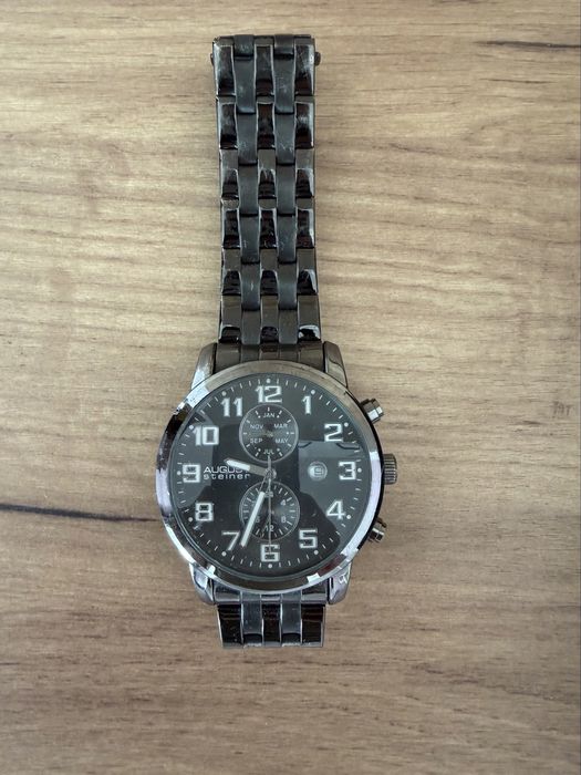 Кварцов часовник August Steiner