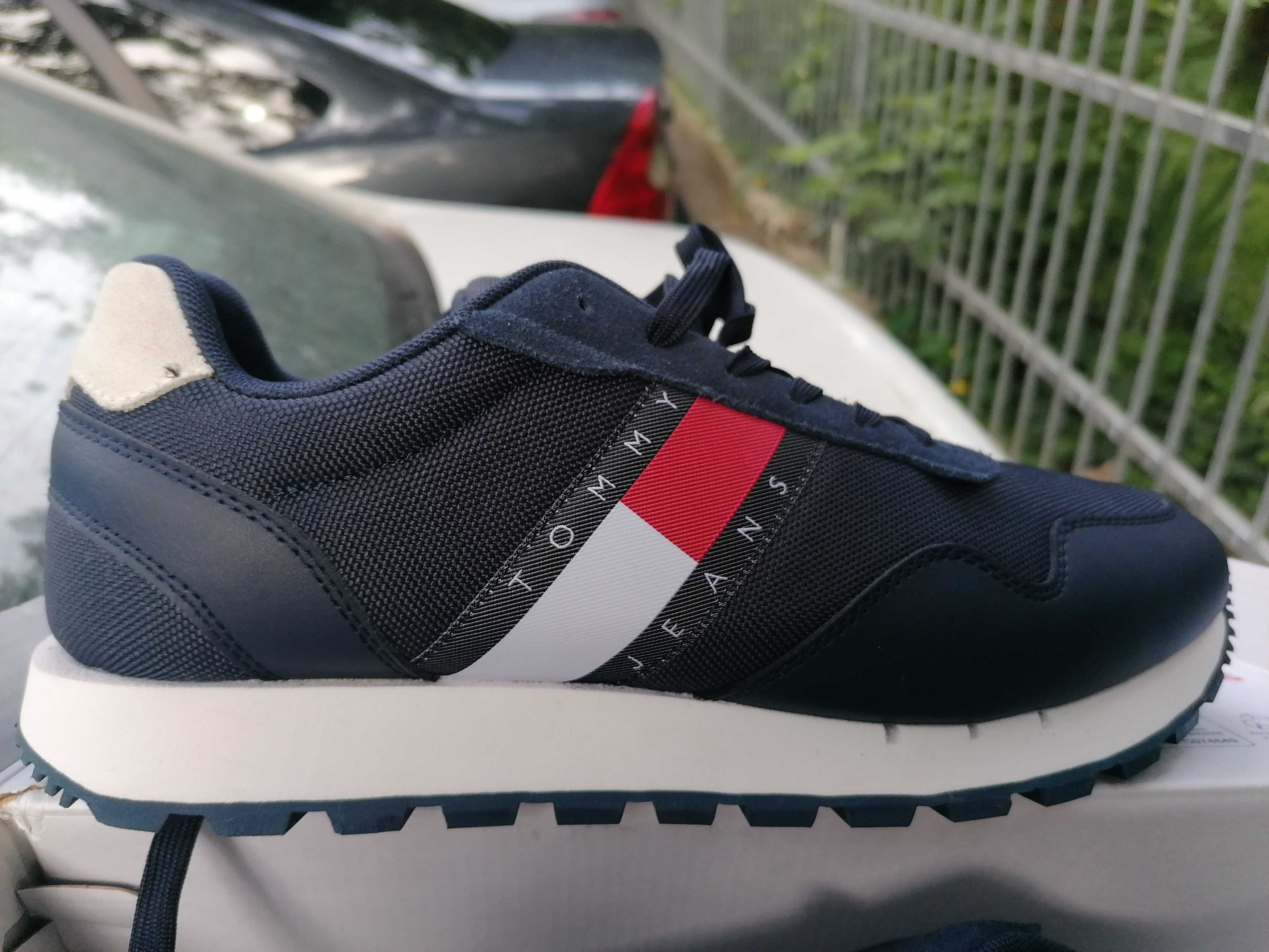 Pantofi sport Tommy Hilfiger Preț fix!