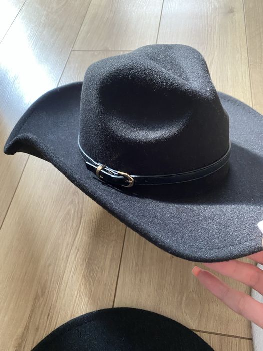 3 шапки за 12лв (2черни и 1 бяла)