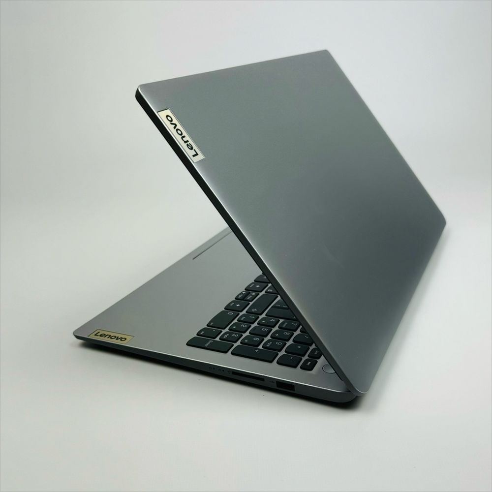 Lenovo IdeaPad/Ryzen 7 5700U/512GB NVMe/16GB RAM/15,6” IPS