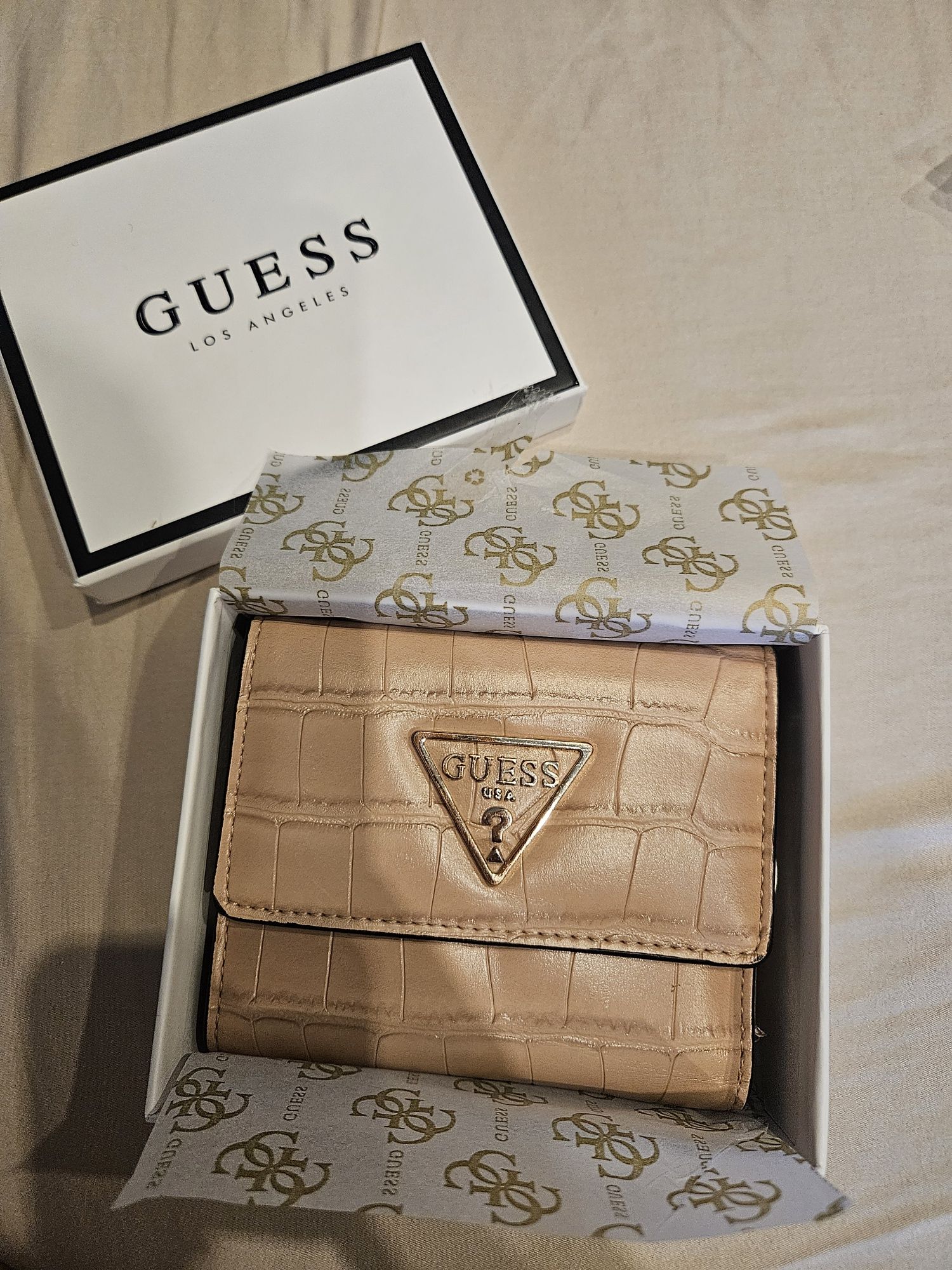 Портмоне Guess цвят пудра