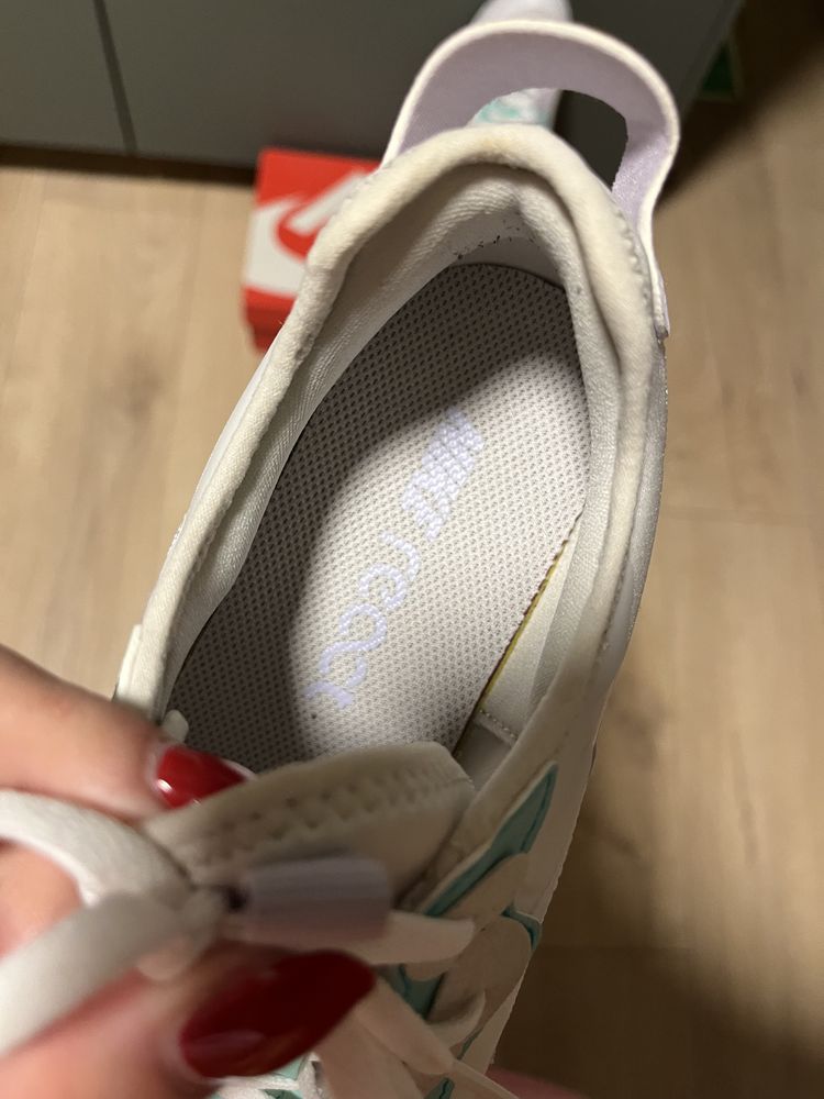 Дамски обувки Nike React Art3mis