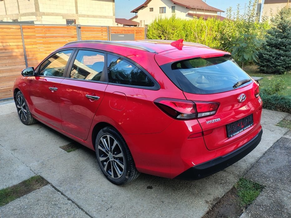 Hyundai i30 1.6 crdi/ full LED/Navi/130.000km