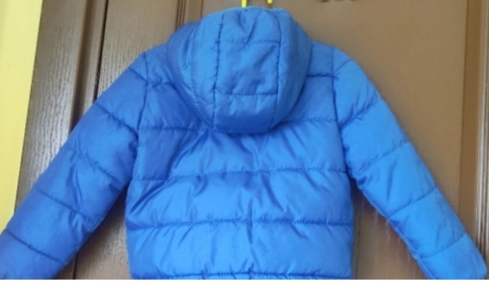 Преходни якета размери 98 и 104 см.