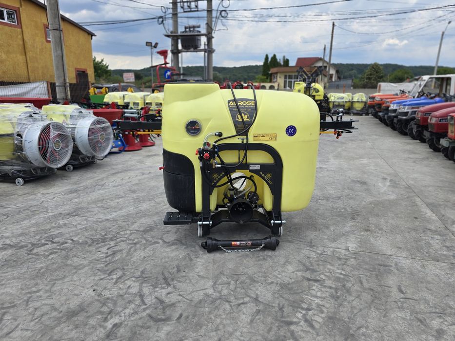 Masina de erbicidat 800l brate 12m