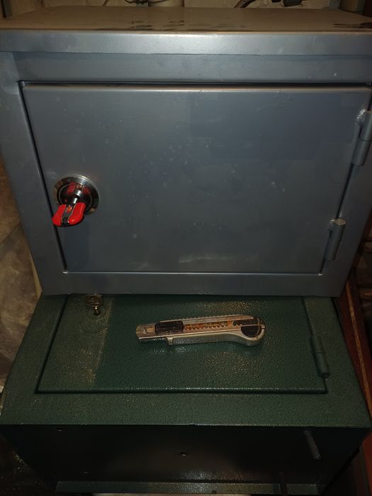 Сейф 30х40 маленький БУ не дорого